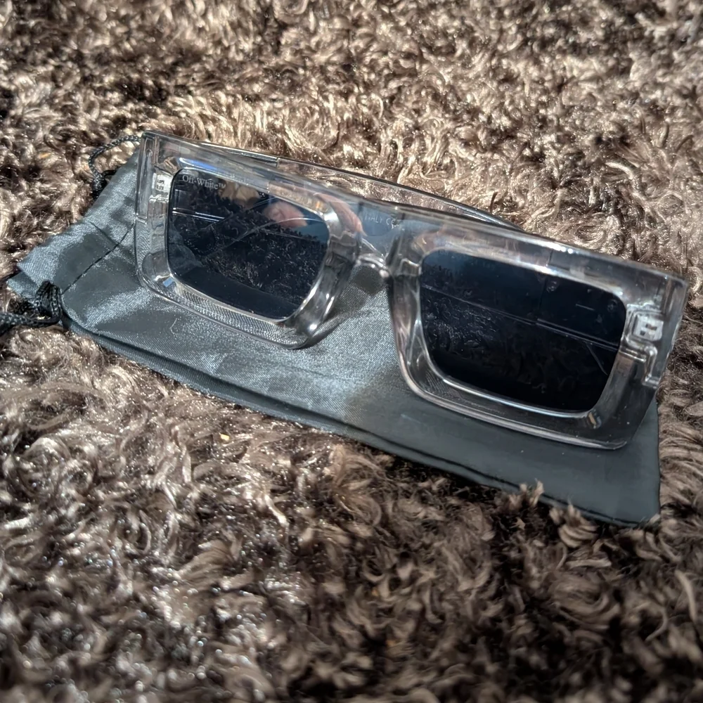 Off-White Square Sunglasses – Clear Frame – Arrow Logo – Made in Italy